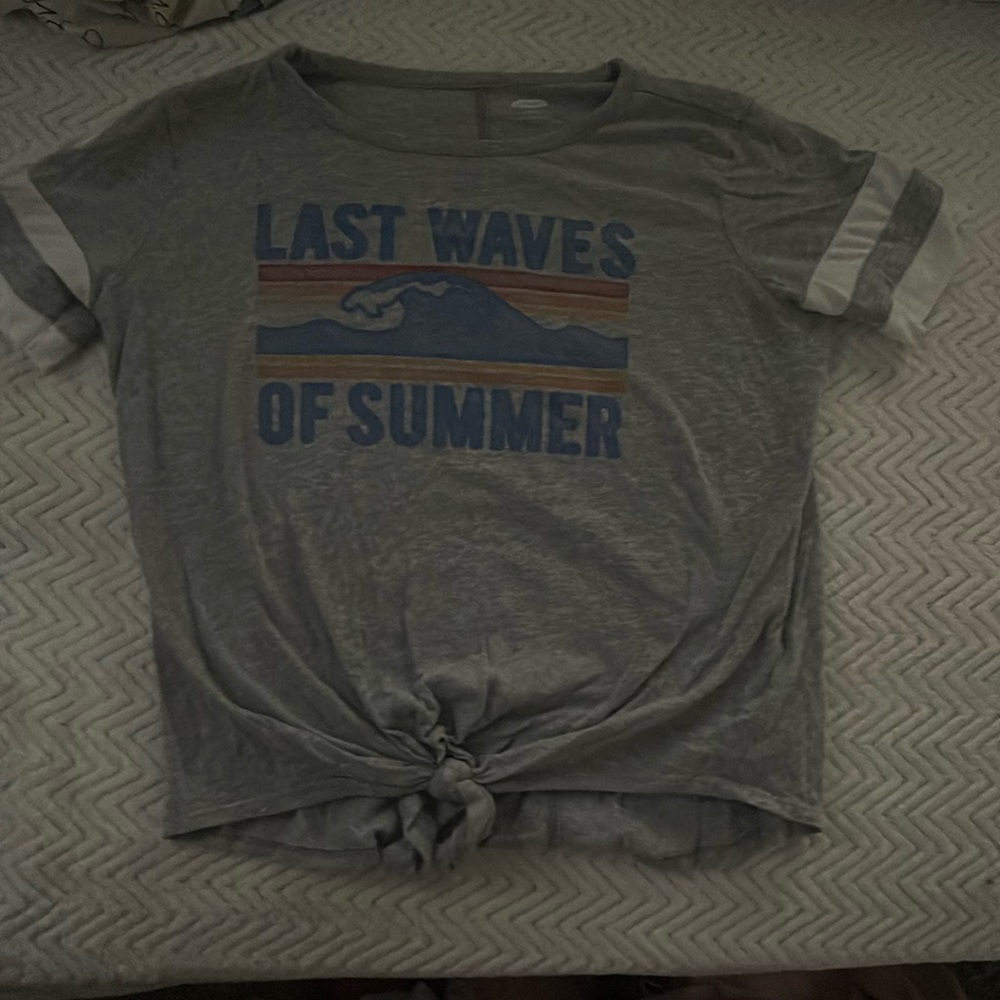 It’s a brand new clean gray shirt